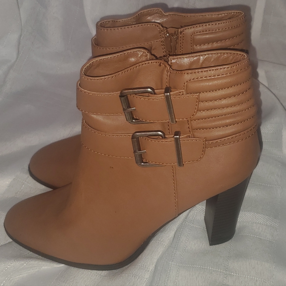 Express Size 8 Women's Brown / Tan Heeled Boots | Booties | Never Worn